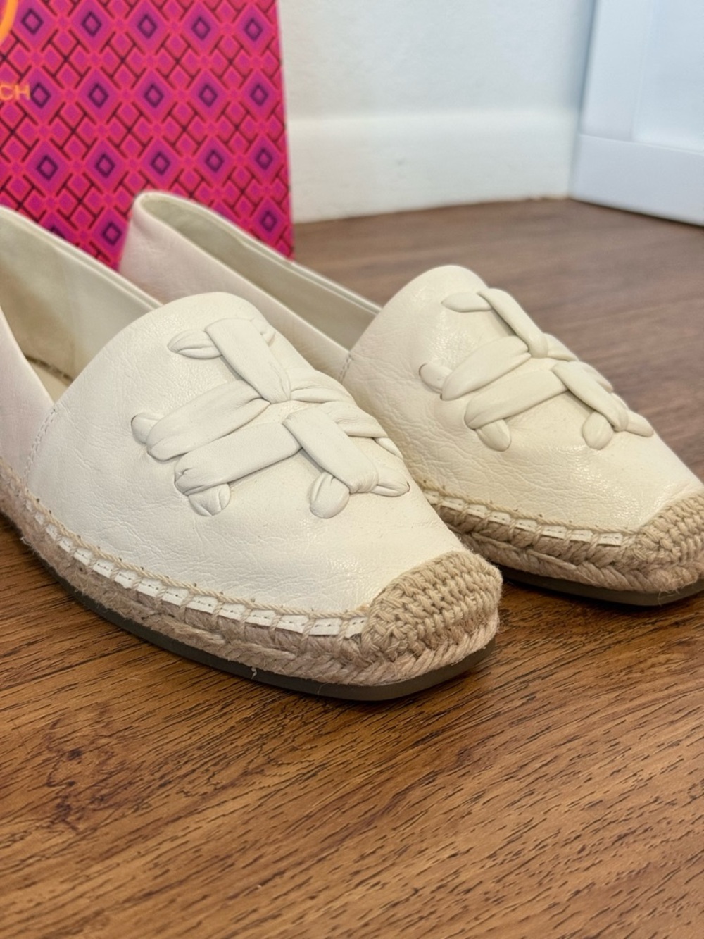 NWOT Tory Burch Espadrille Flats 6.5 White Leather Slip On Loafers - Picture 3 of 7